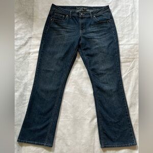 Massini Bootcut Jeans for women’s size 12 Dark blue Wash 5 pockets design.